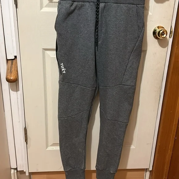 Tuxy - Picture 6 of 16